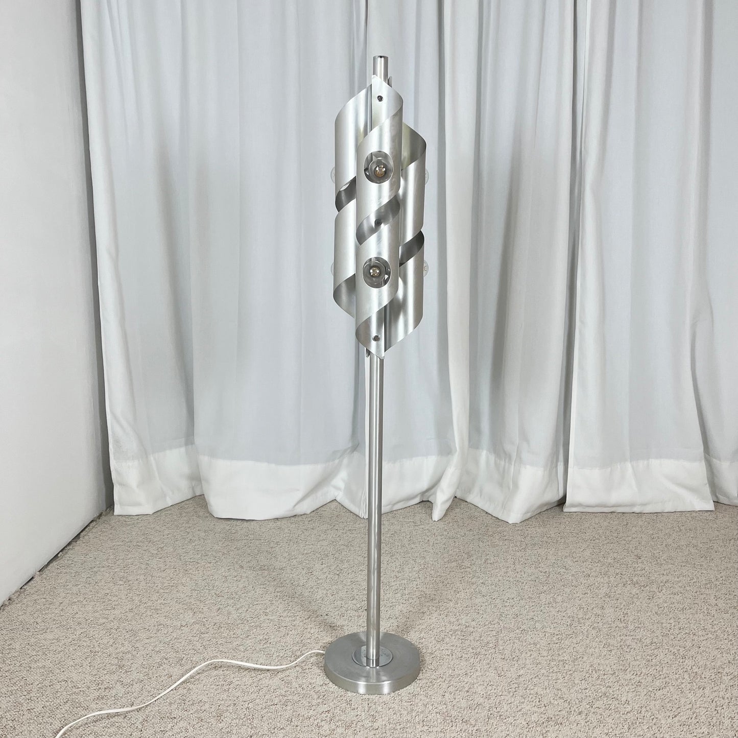 Lampadaire aluminium brossé, style Space Age, années 1970