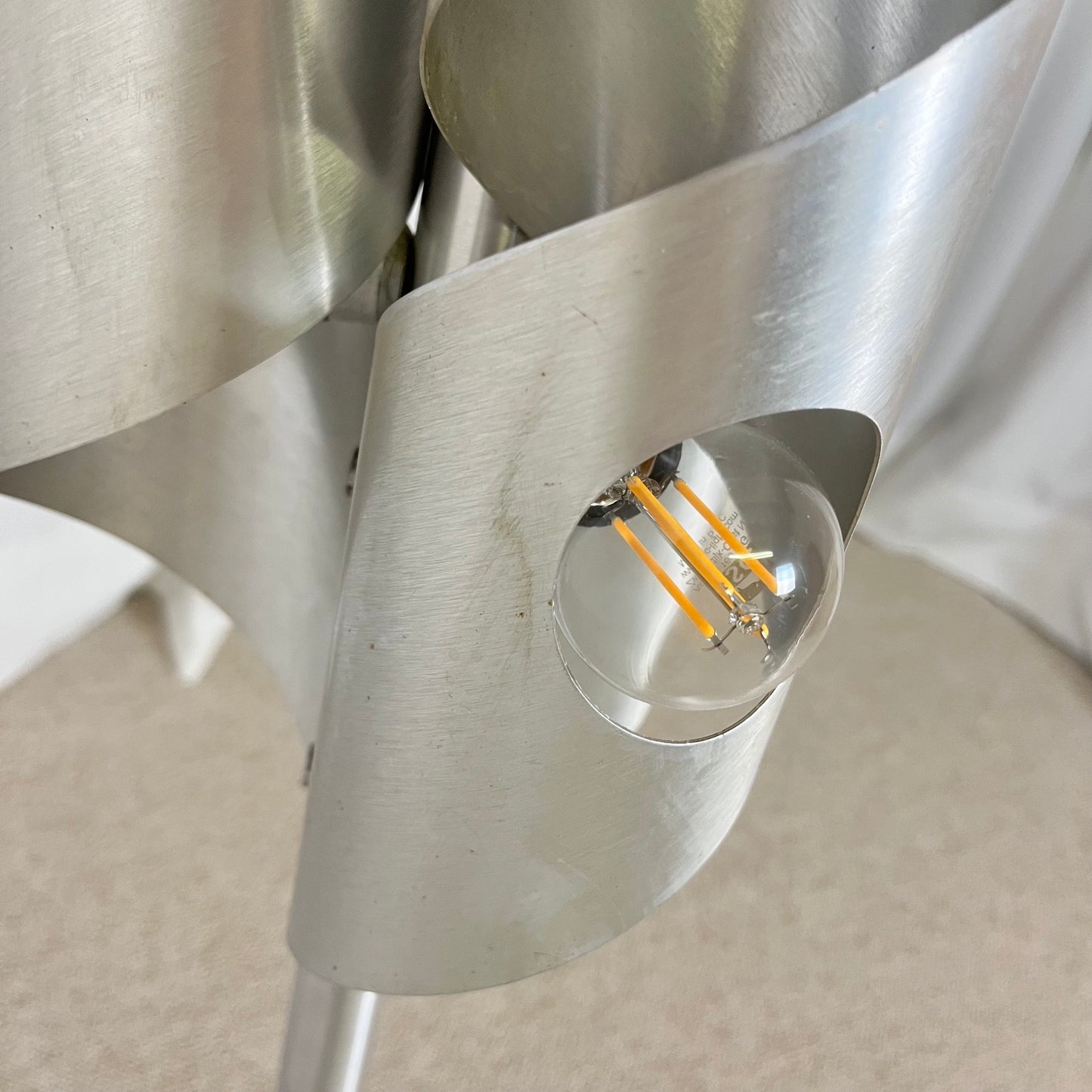 Lampadaire aluminium brossé, style Space Age, années 1970