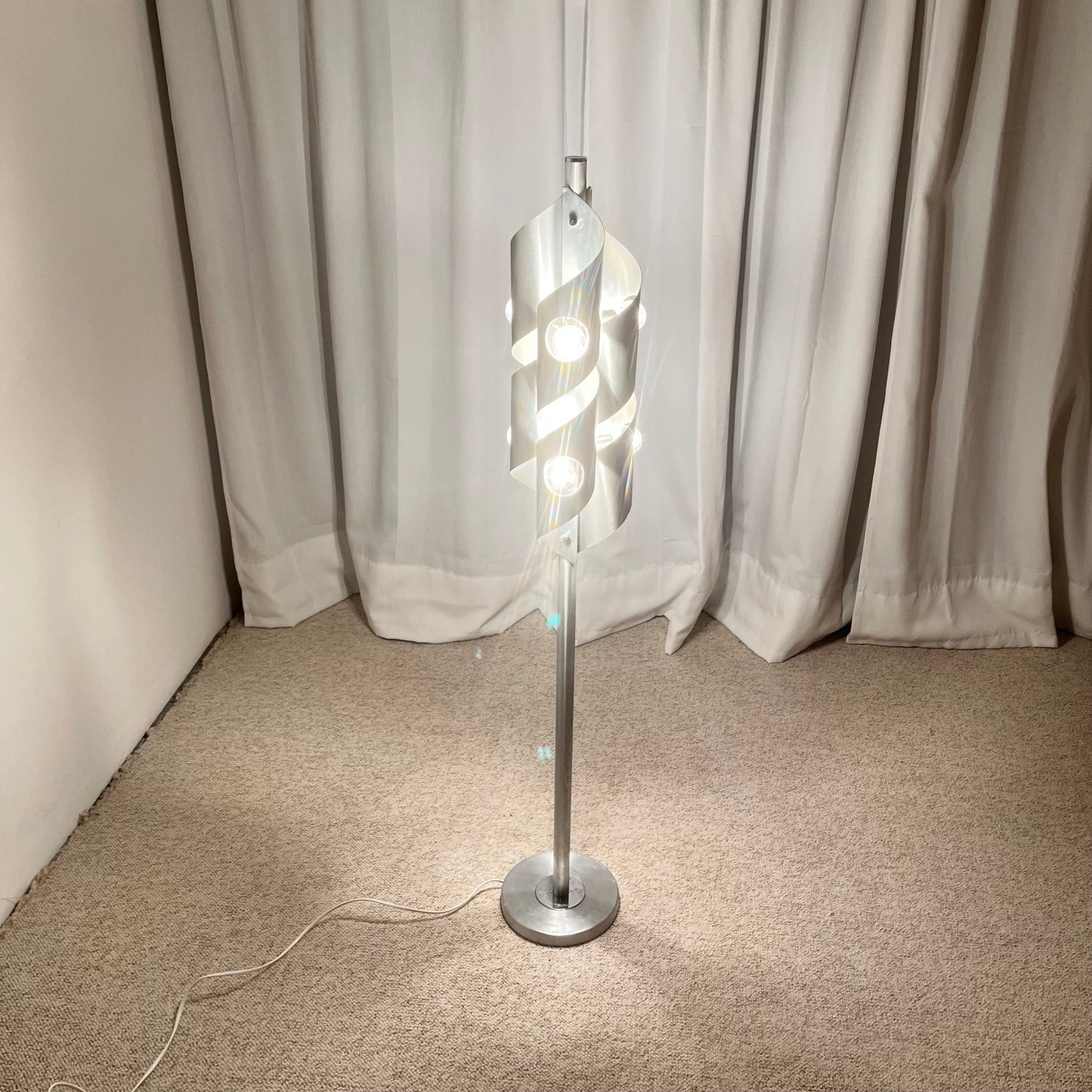 Lampadaire aluminium brossé, style Space Age, années 1970