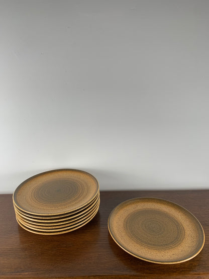 Lot de 8 Grandes assiettes en grès vernissé Longchamp, 1970