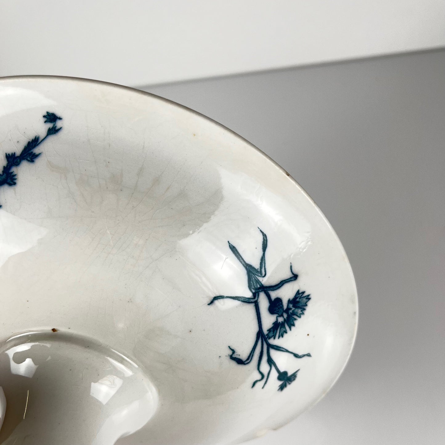 "Carmen" fruit bowl, Sarreguemines, circa 1879 to 1918