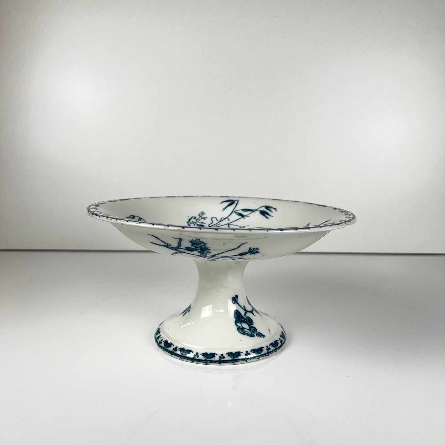 "Carmen" fruit bowl, Sarreguemines, circa 1879 to 1918