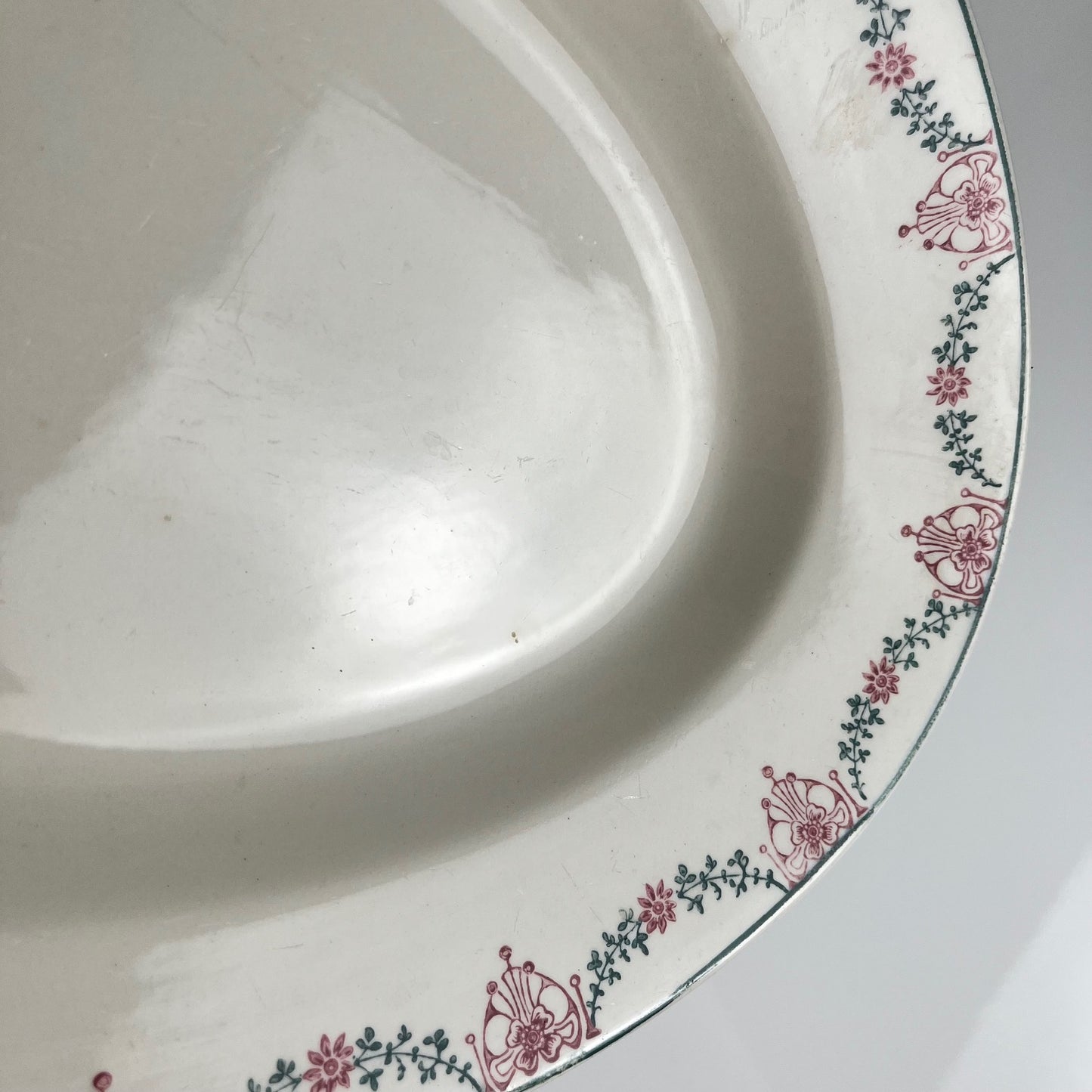 Longwy oval dish, pink and green garland pattern, early 20th century.