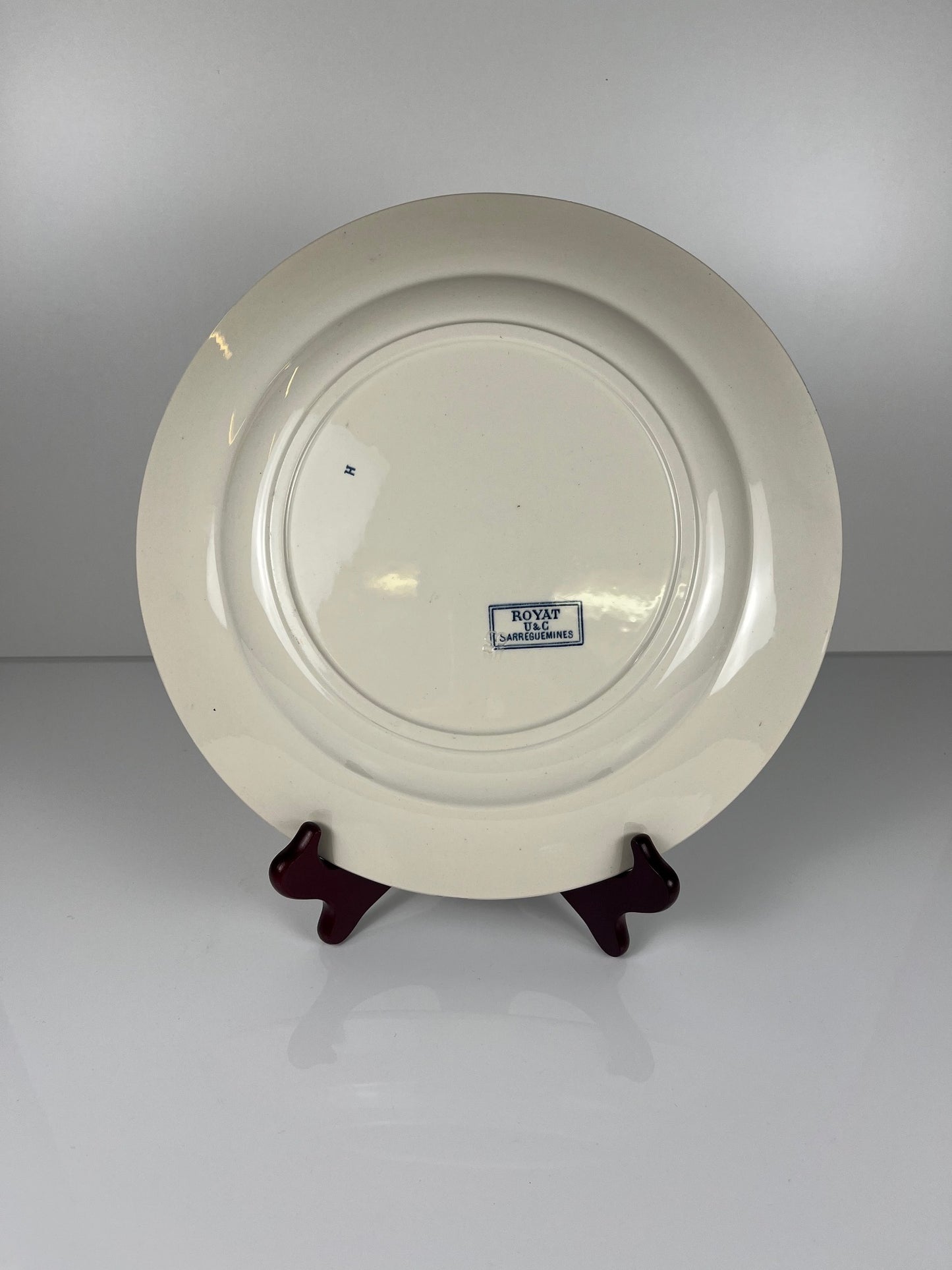 Grand plat rond "Royat" bleu, U&C Sarreguemines , 1879 - 1918.