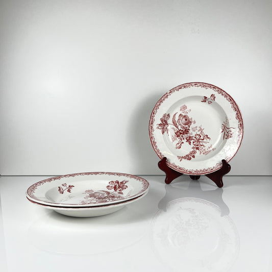 Set de 3 assiettes creuses "Fontange", Sarreguemines, rouge, XIXe