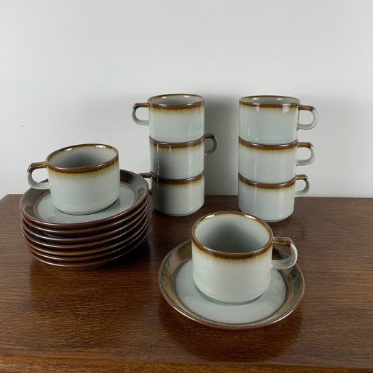 Lot de 8 tasses avec leurs soucoupes, DÉSIRÉE