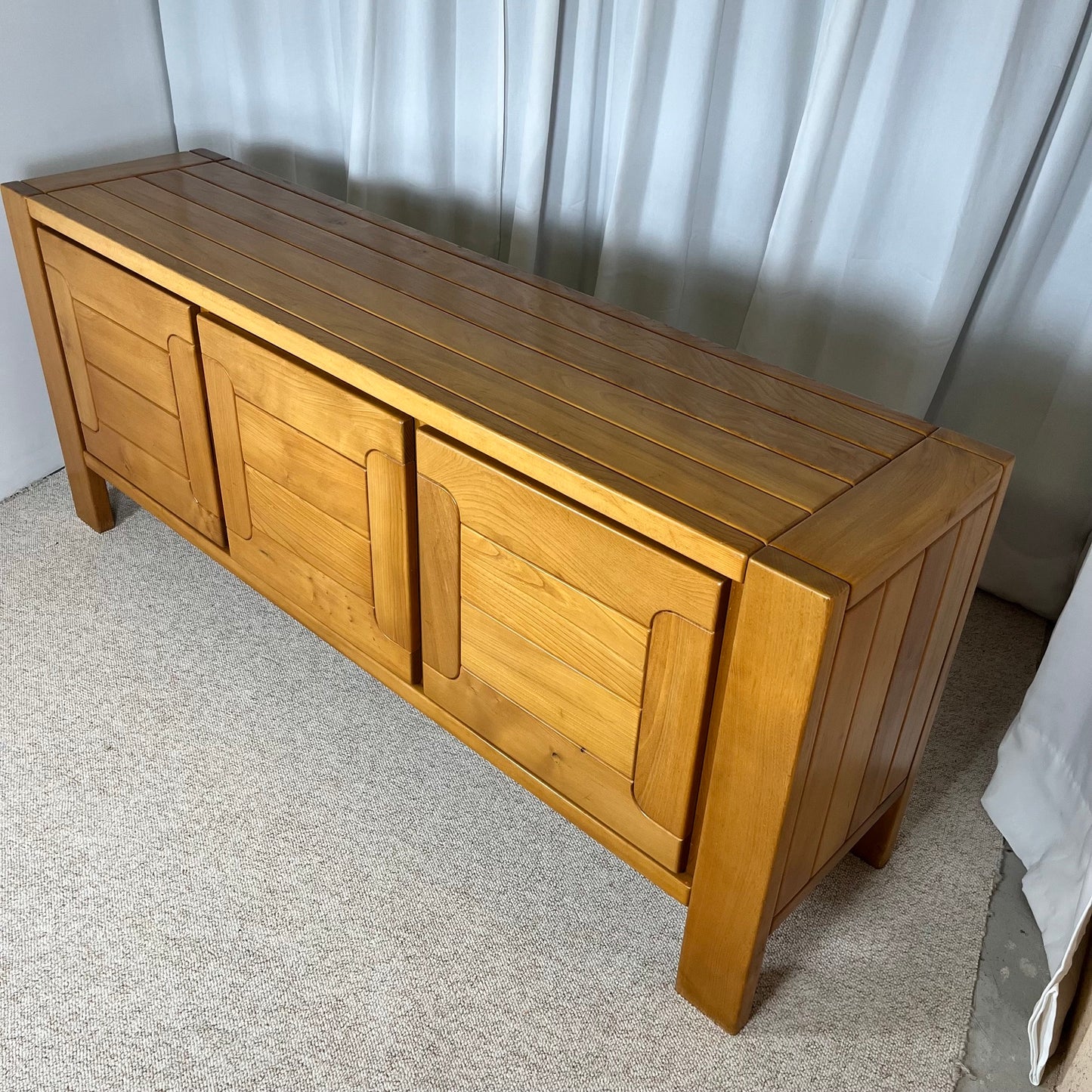 Large French solid elm enfilade, 1970, attributed to Atelier Chauvin