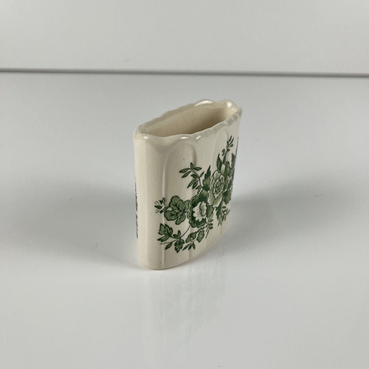 Cotton swab holder / Mason's Ironstone bathroom box, green "Stratford" pattern, England, 1970