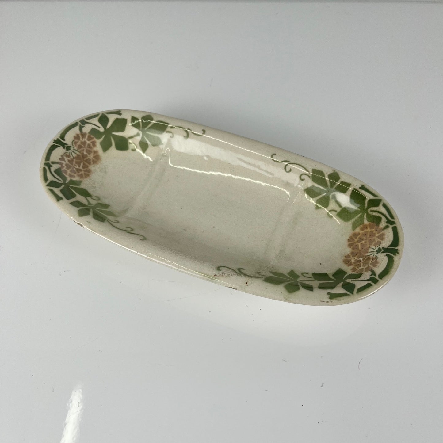 Porte savon KG Lunéville Modele "Phlox", décor Floral , Milieu XXe s.