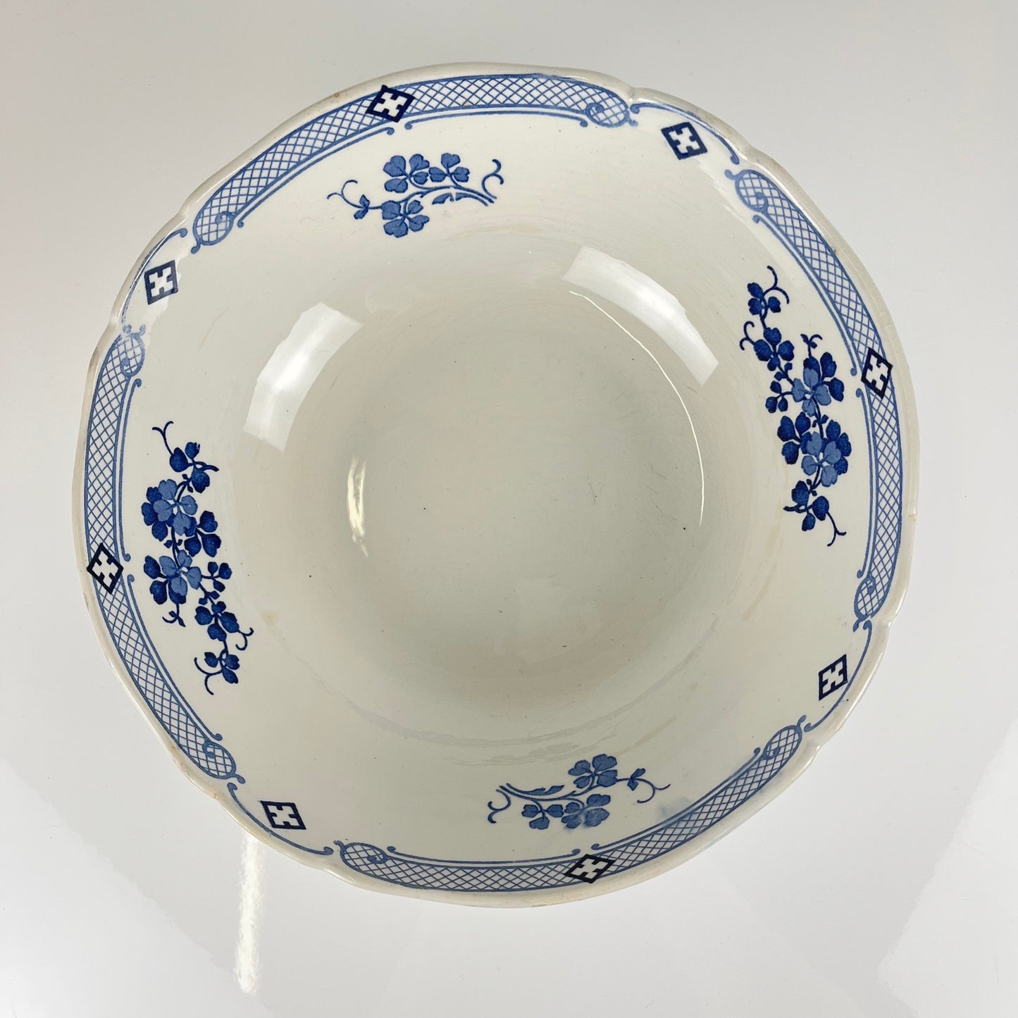 Terre de Fer Salad Bowl KG Lunéville, "Jane" model, blue, 1890-1915