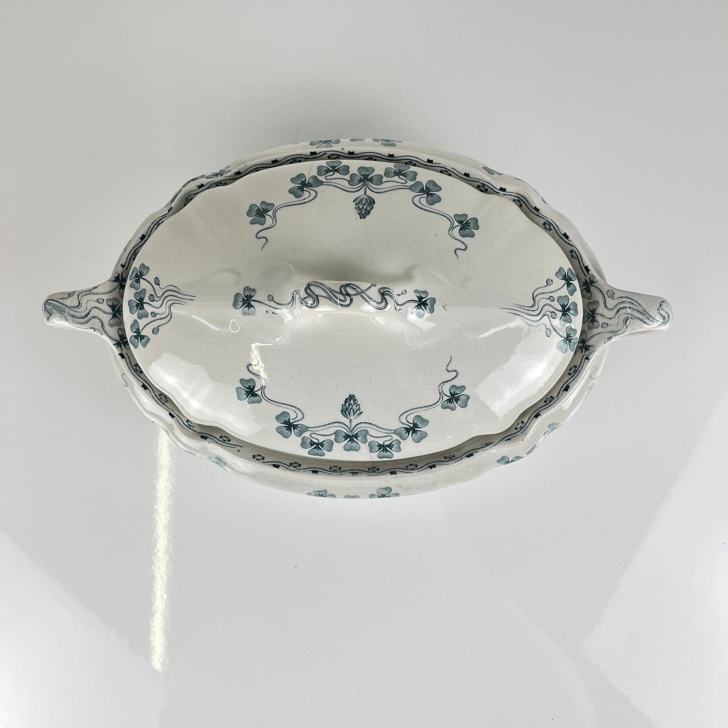 Vegetable dish Villeroy & Boch "Trèfle -Klee" model, blue, 1890-1900