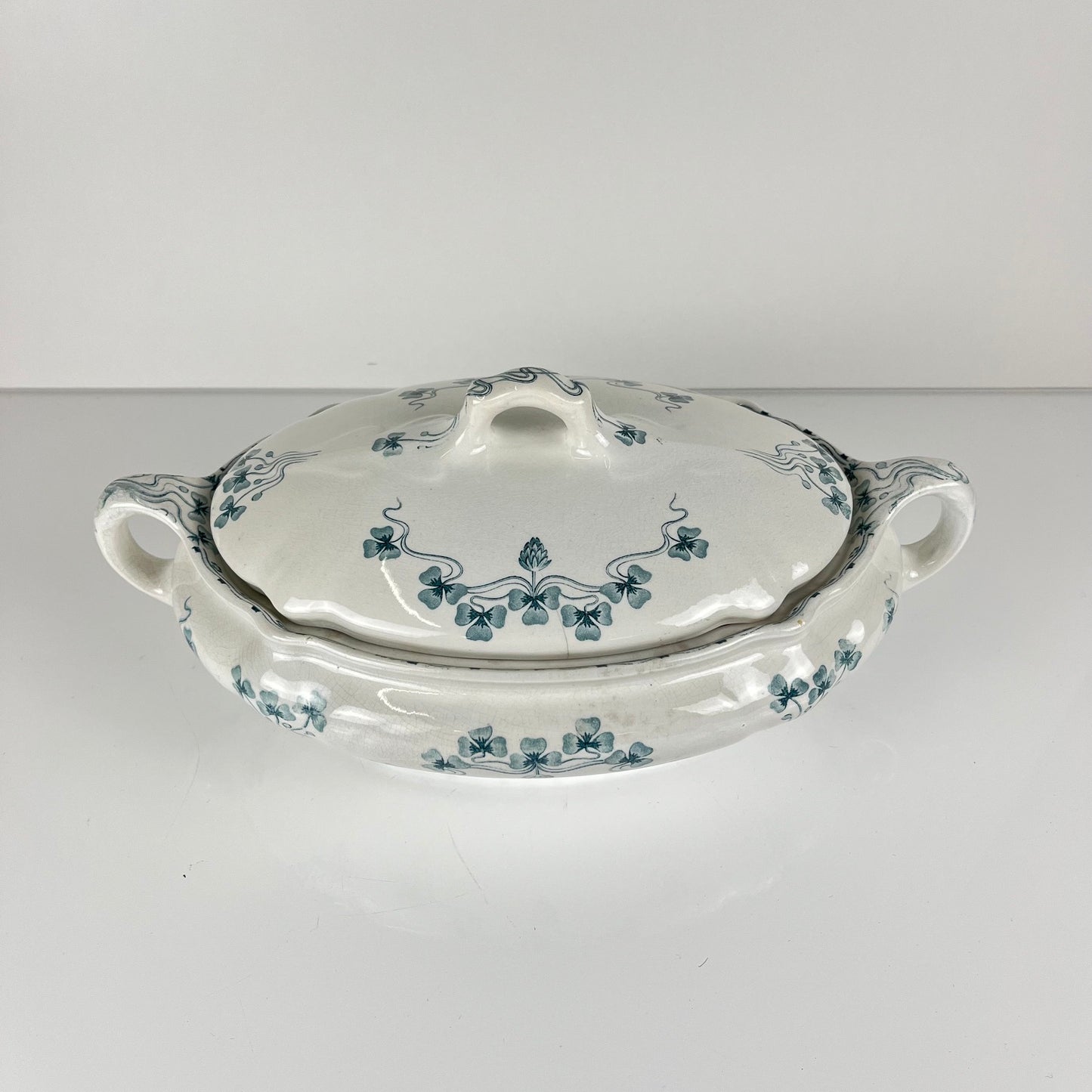 Vegetable dish Villeroy & Boch "Trèfle -Klee" model, blue, 1890-1900