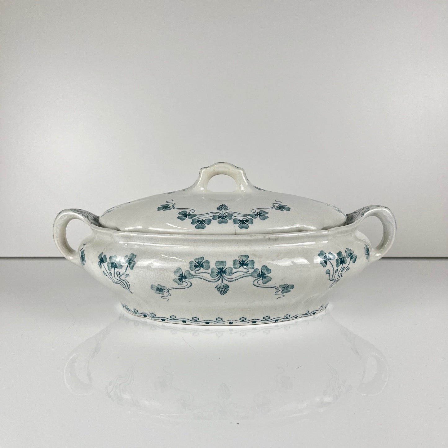 Vegetable dish Villeroy & Boch "Trèfle -Klee" model, blue, 1890-1900