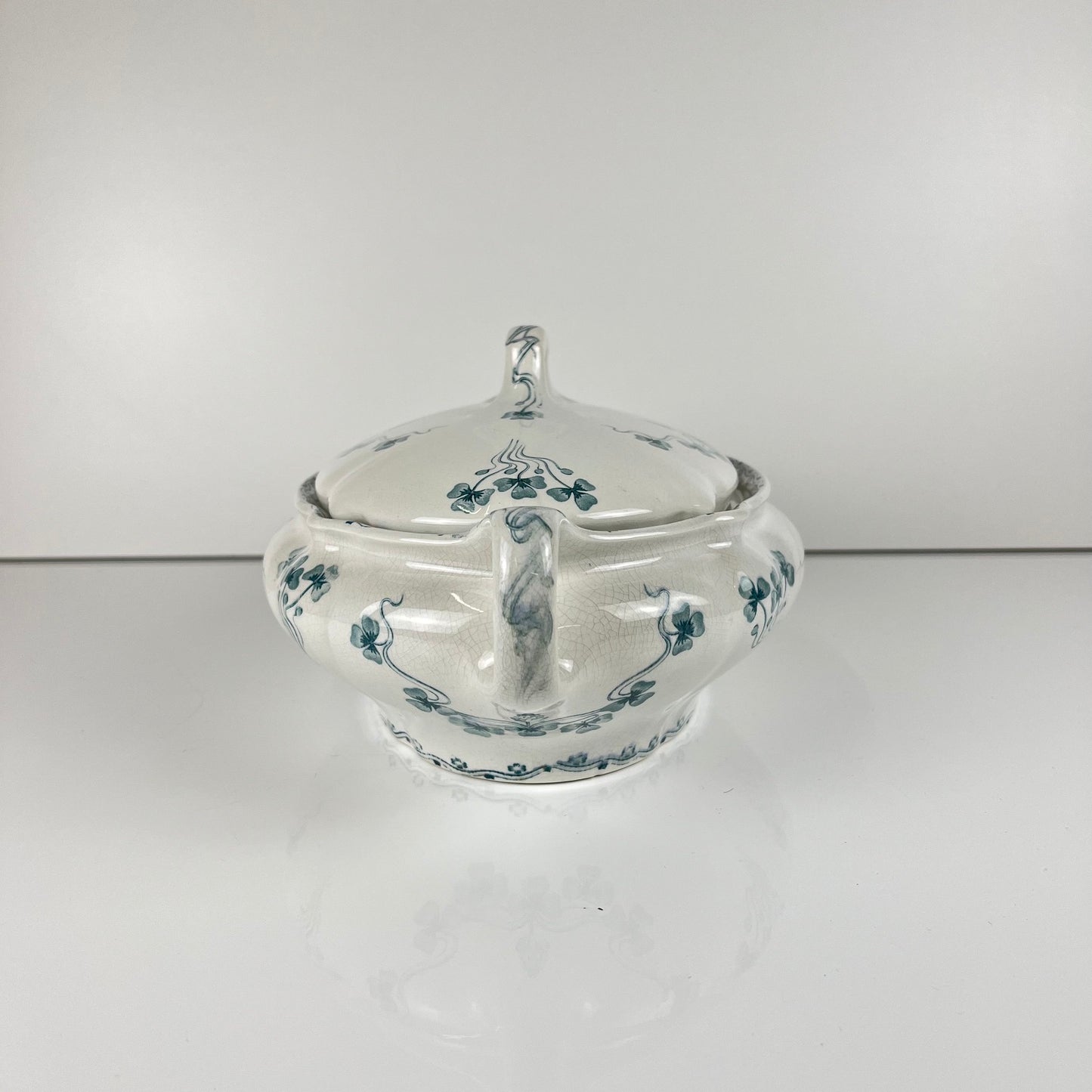 Vegetable dish Villeroy & Boch "Trèfle -Klee" model, blue, 1890-1900