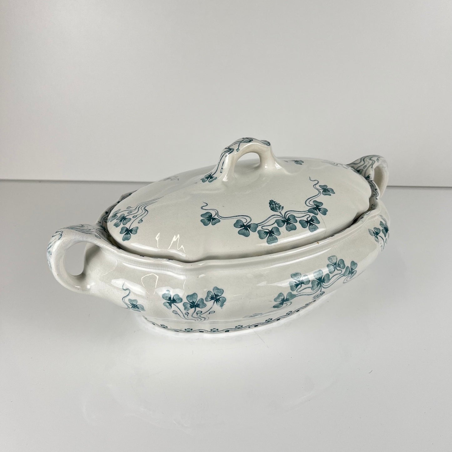 Vegetable dish Villeroy & Boch "Trèfle -Klee" model, blue, 1890-1900