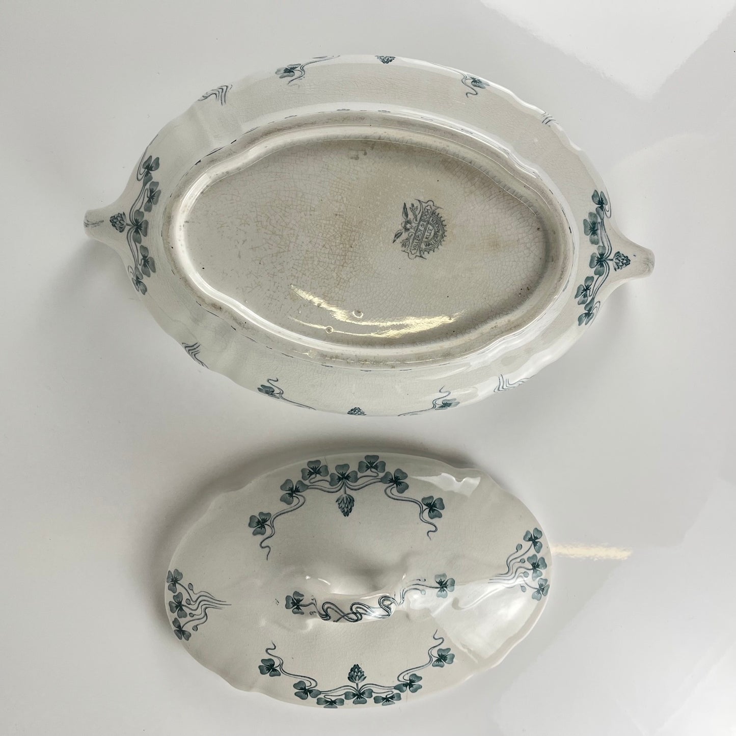 Vegetable dish Villeroy & Boch "Trèfle -Klee" model, blue, 1890-1900