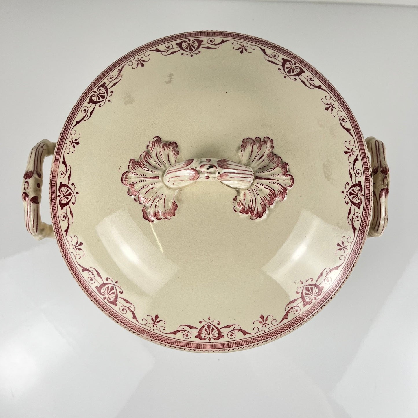 Soupière Terre de fer Creil & Montereau, modele "Amiral", rouge, XIXeme s.