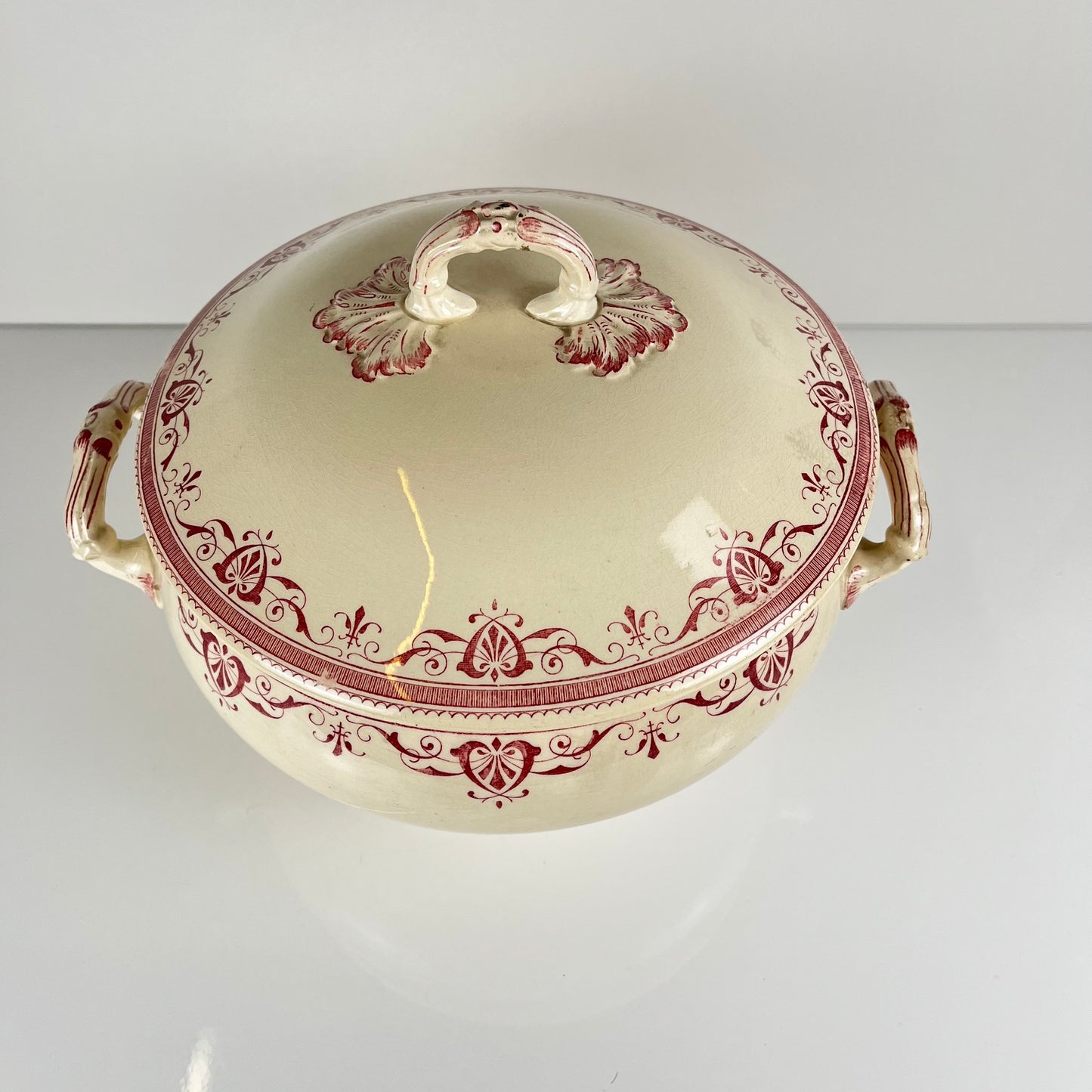 Soupière Terre de fer Creil & Montereau, modele "Amiral", rouge, XIXeme s.