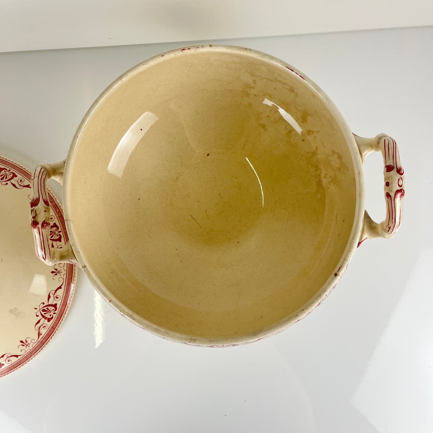 Soupière Terre de fer Creil & Montereau, modele "Amiral", rouge, XIXeme s.