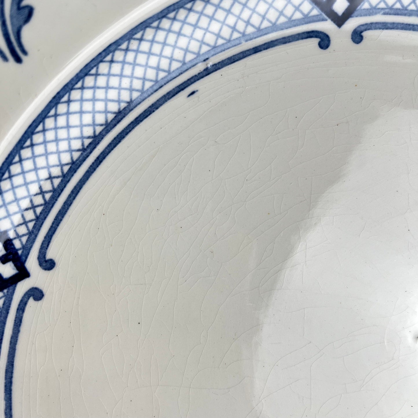Large round platter, Terre de Fer KG Lunéville, "Jane" pattern, blue, 1890-1915