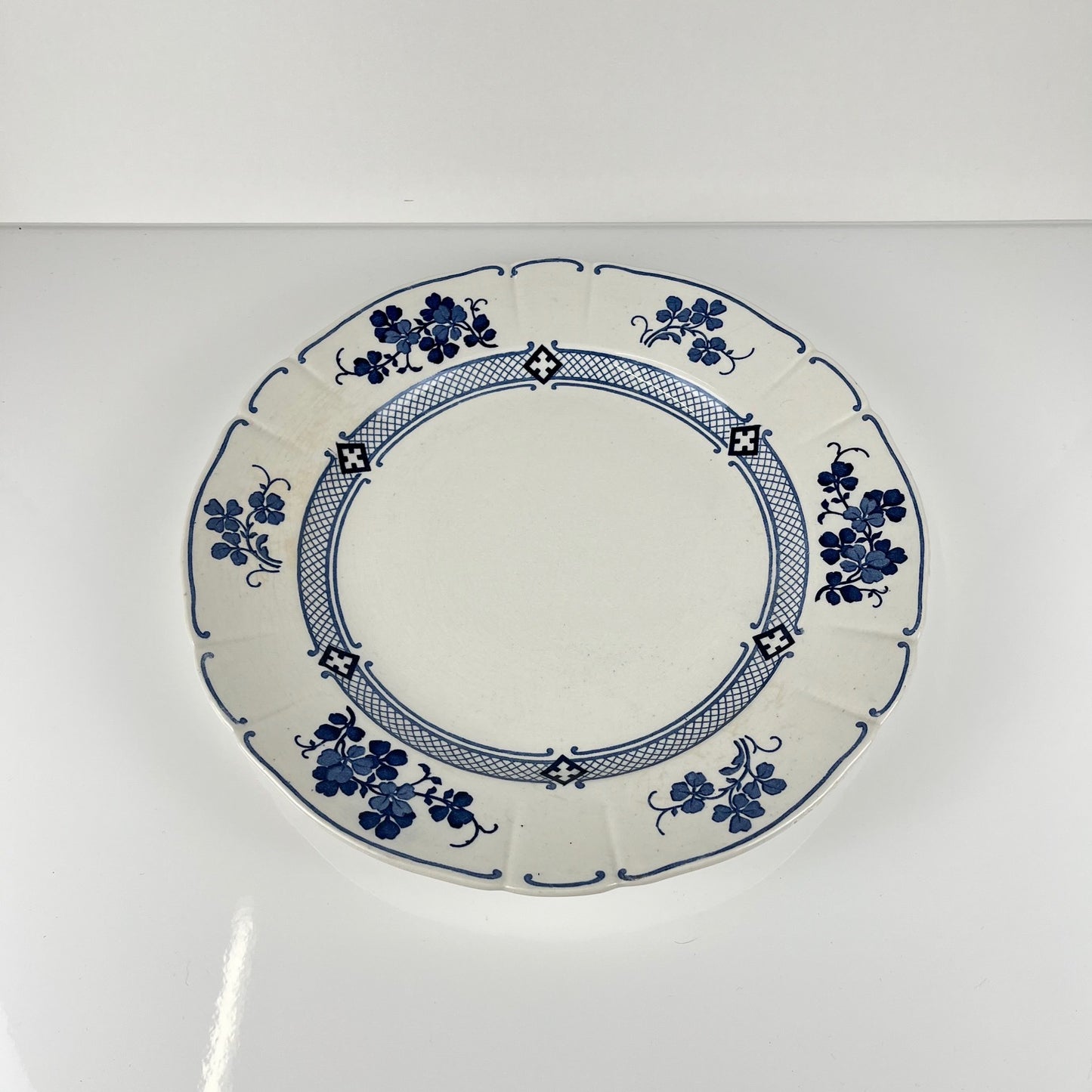 KG Lunéville earthenware round dish, "Jane" pattern, blue, 1890-1915