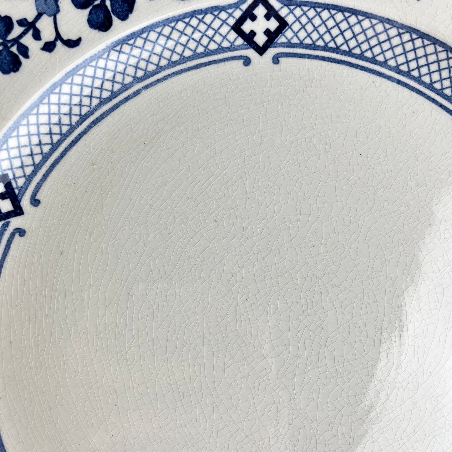 KG Lunéville earthenware round dish, "Jane" pattern, blue, 1890-1915