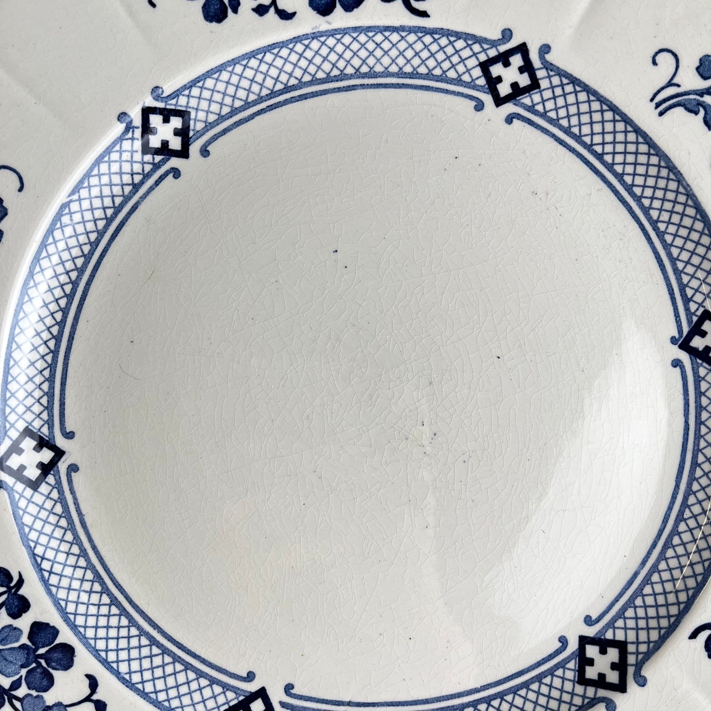 KG Lunéville earthenware round dish, "Jane" pattern, blue, 1890-1915