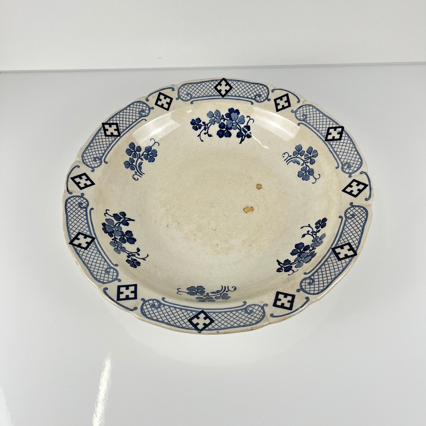 Shallow salad bowl Terre de Fer KG Lunéville, "Jane" pattern, blue, 1890-1915