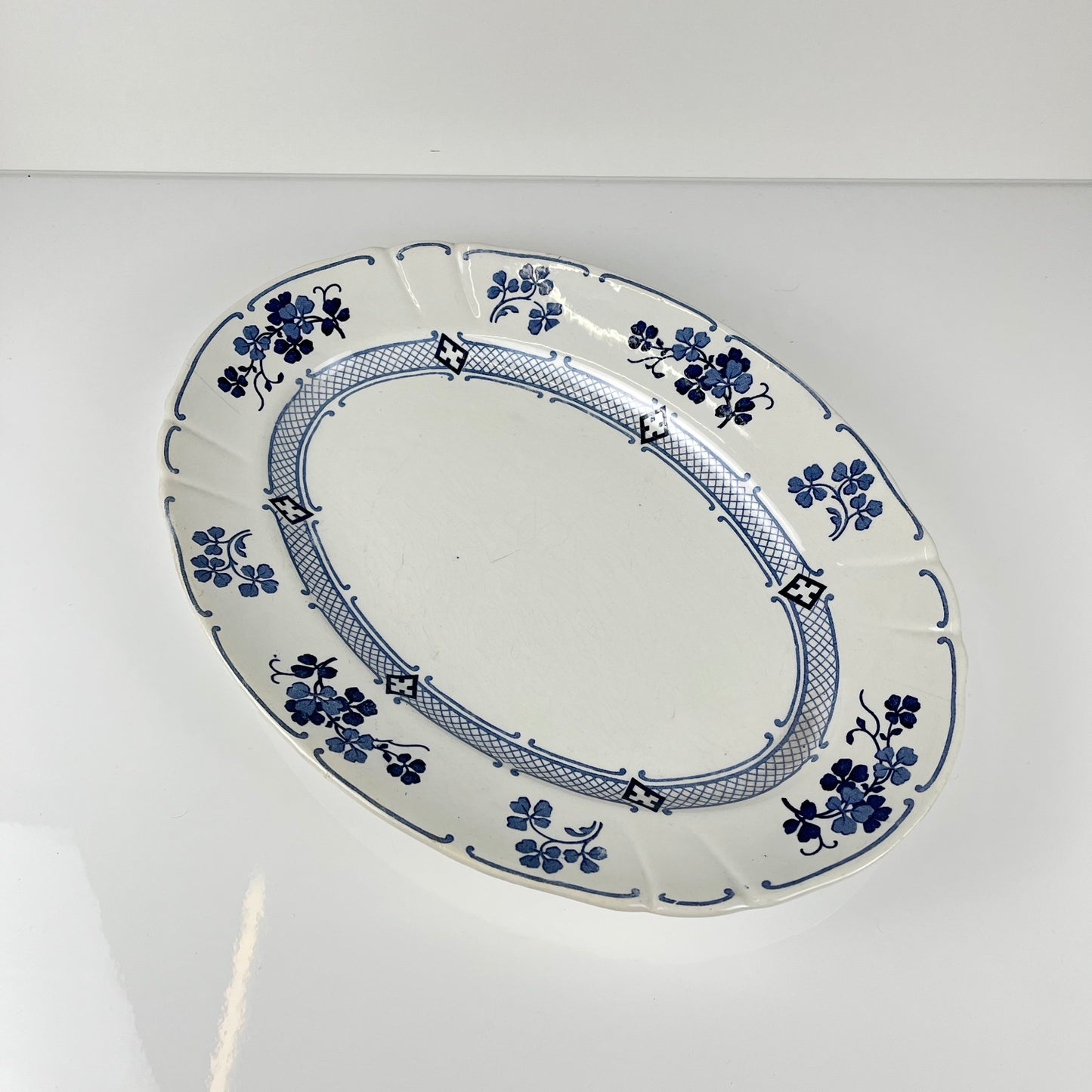 Plat ovale Terre de Fer  KG Lunéville, modele "Jane", bleu, 1890-1915