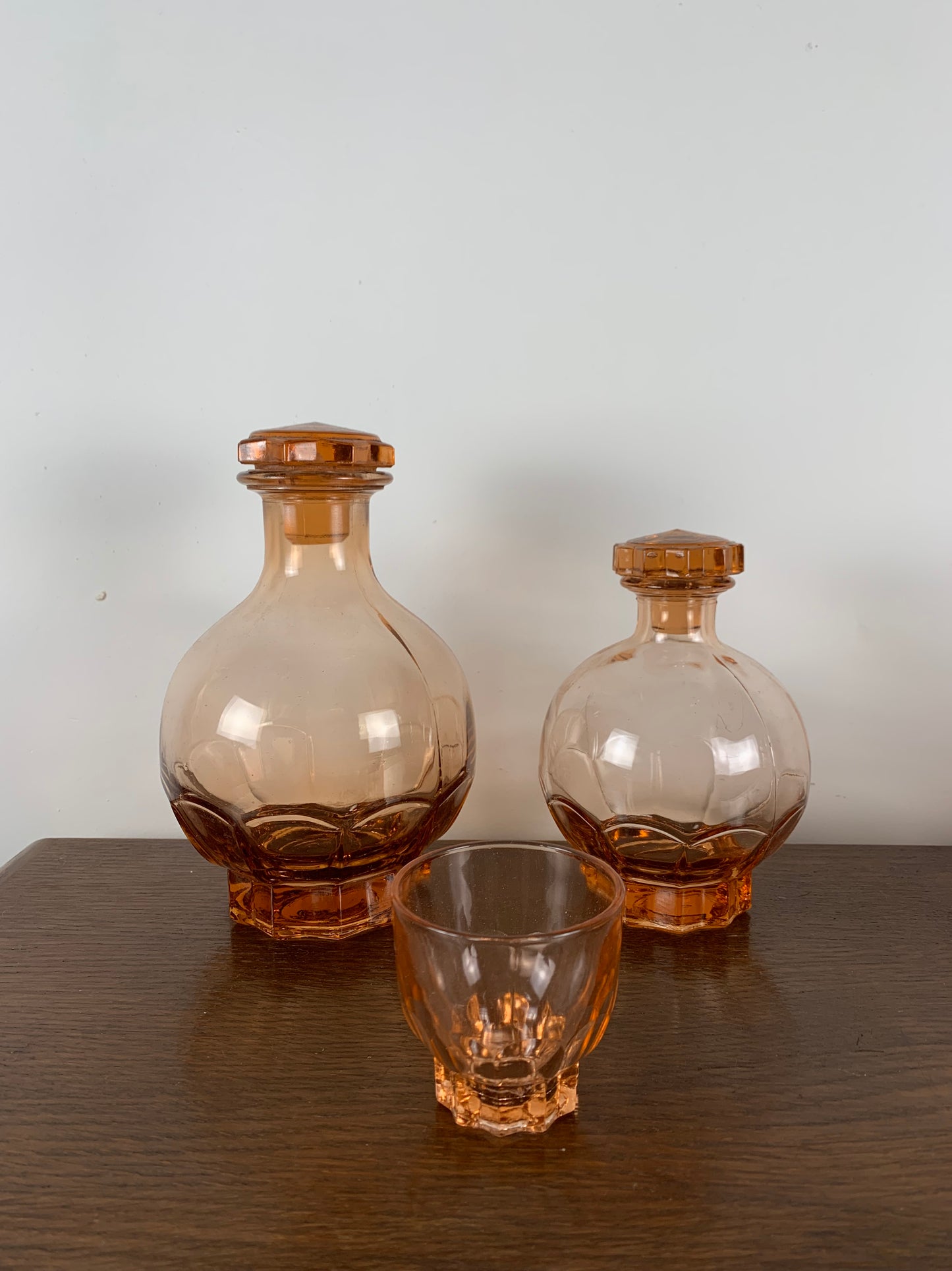 Ensemble à digestif en verre rose vintage