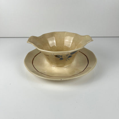 Sarreguemines gravy boat with floral pattern, first half of the 20th century