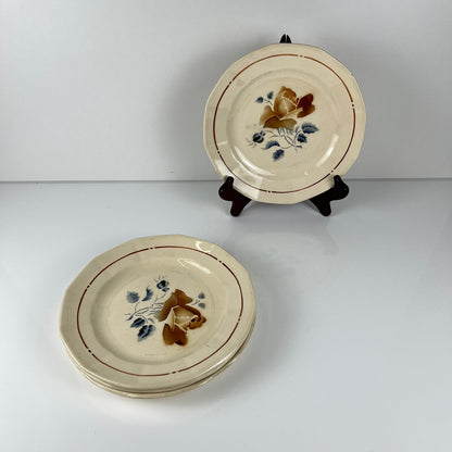 Set of 4 Sarreguemines Dinner Plates, floral pattern, first half of the 20th century