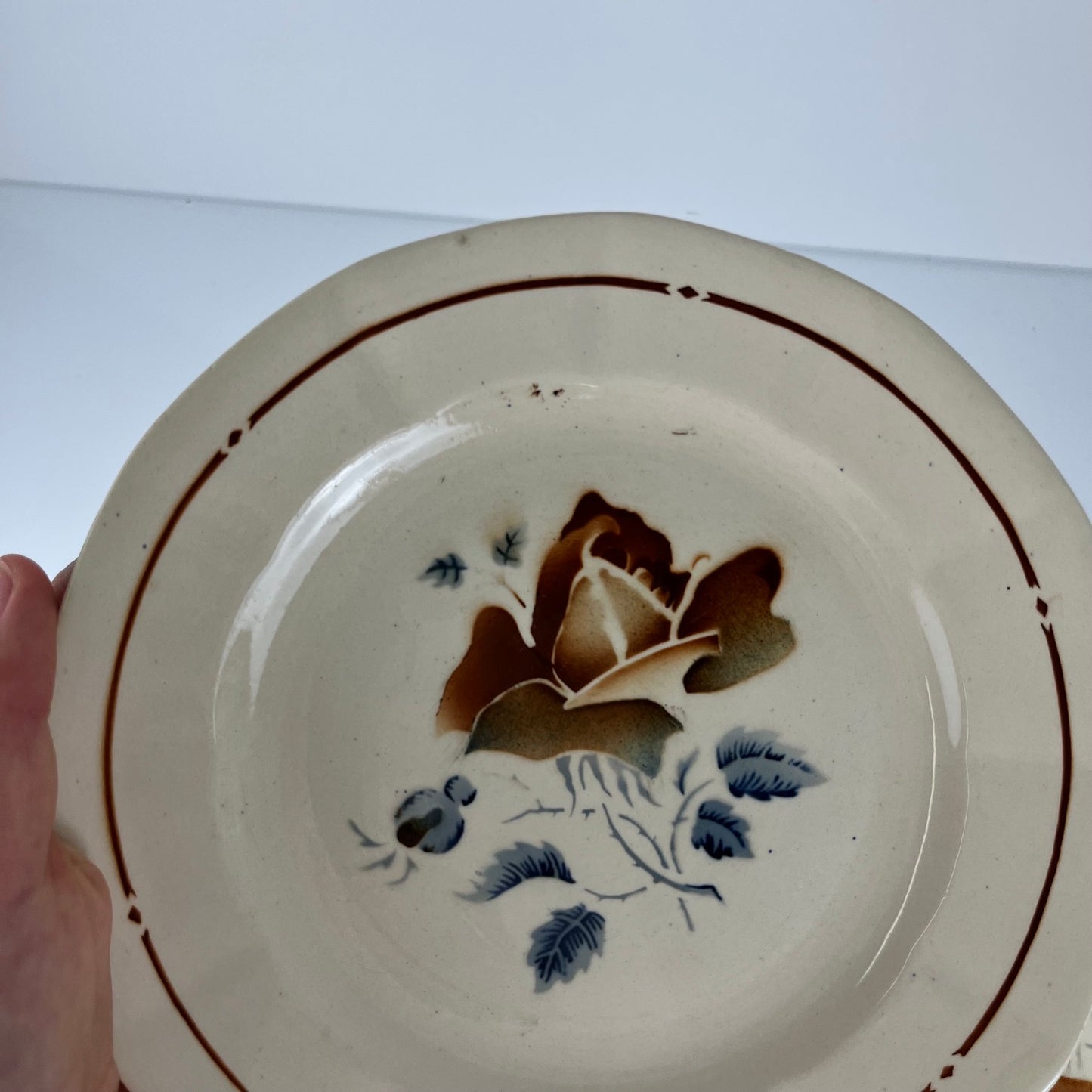 Set of 4 Sarreguemines Dinner Plates, floral pattern, first half of the 20th century