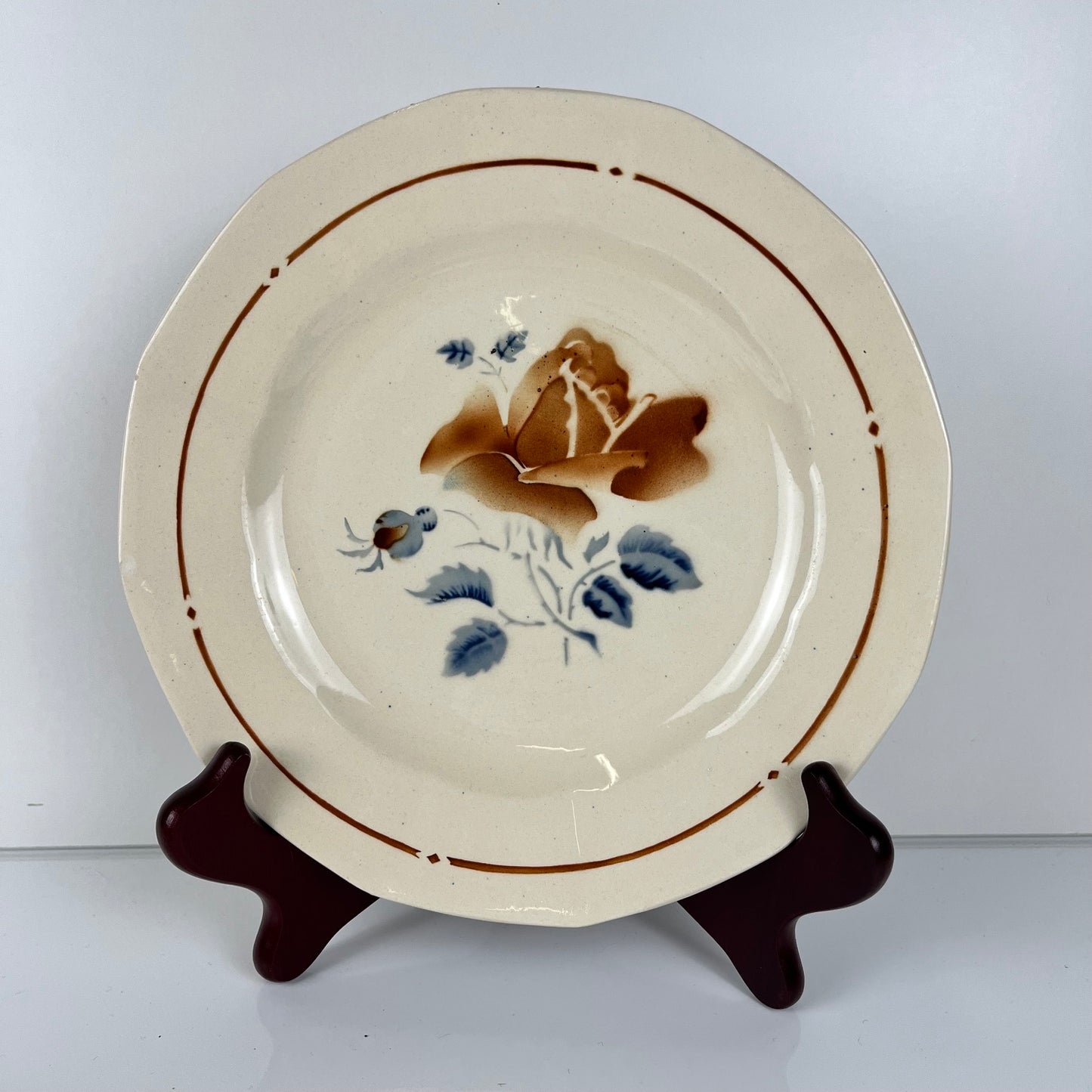Set of 6 Sarreguemines Dinner Plates with floral pattern, first half of the 20th century