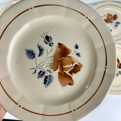 Set of 6 Sarreguemines Dinner Plates with floral pattern, first half of the 20th century