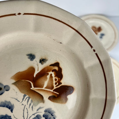 Set of 6 Sarreguemines Dinner Plates with floral pattern, first half of the 20th century