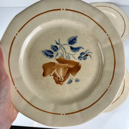 Set of 4 Sarreguemines dessert plates with floral motif, first half of the 20th century
