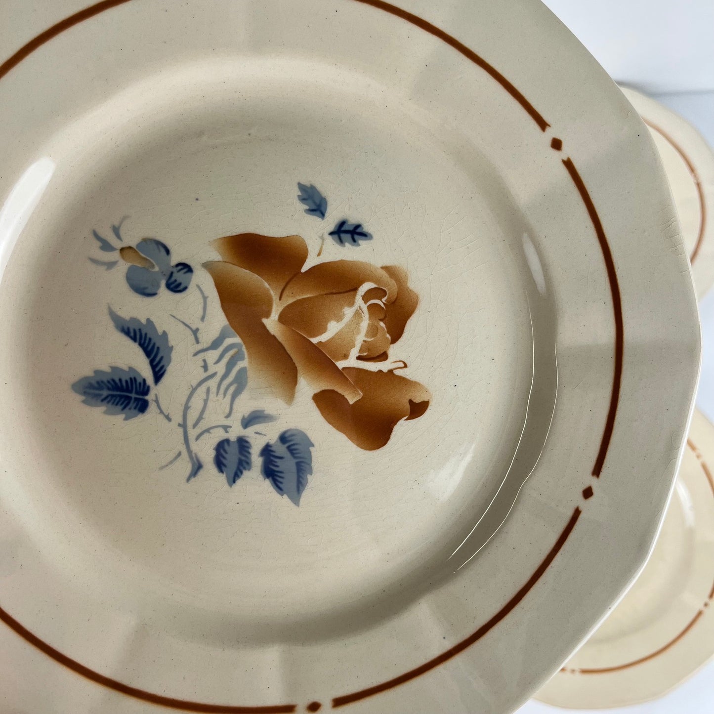Set of 4 Sarreguemines dessert plates with floral motif, first half of the 20th century