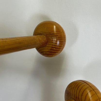 Rare Porte manteau sur pied en pin avec bras articulé , 1970/80 MCM