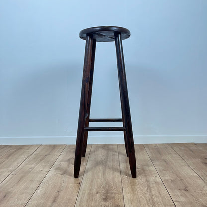 Brutalist Bar Stool in Stained Oak