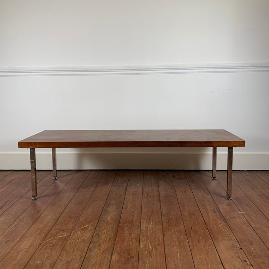 Table basse En teck et pied chromé, 1970