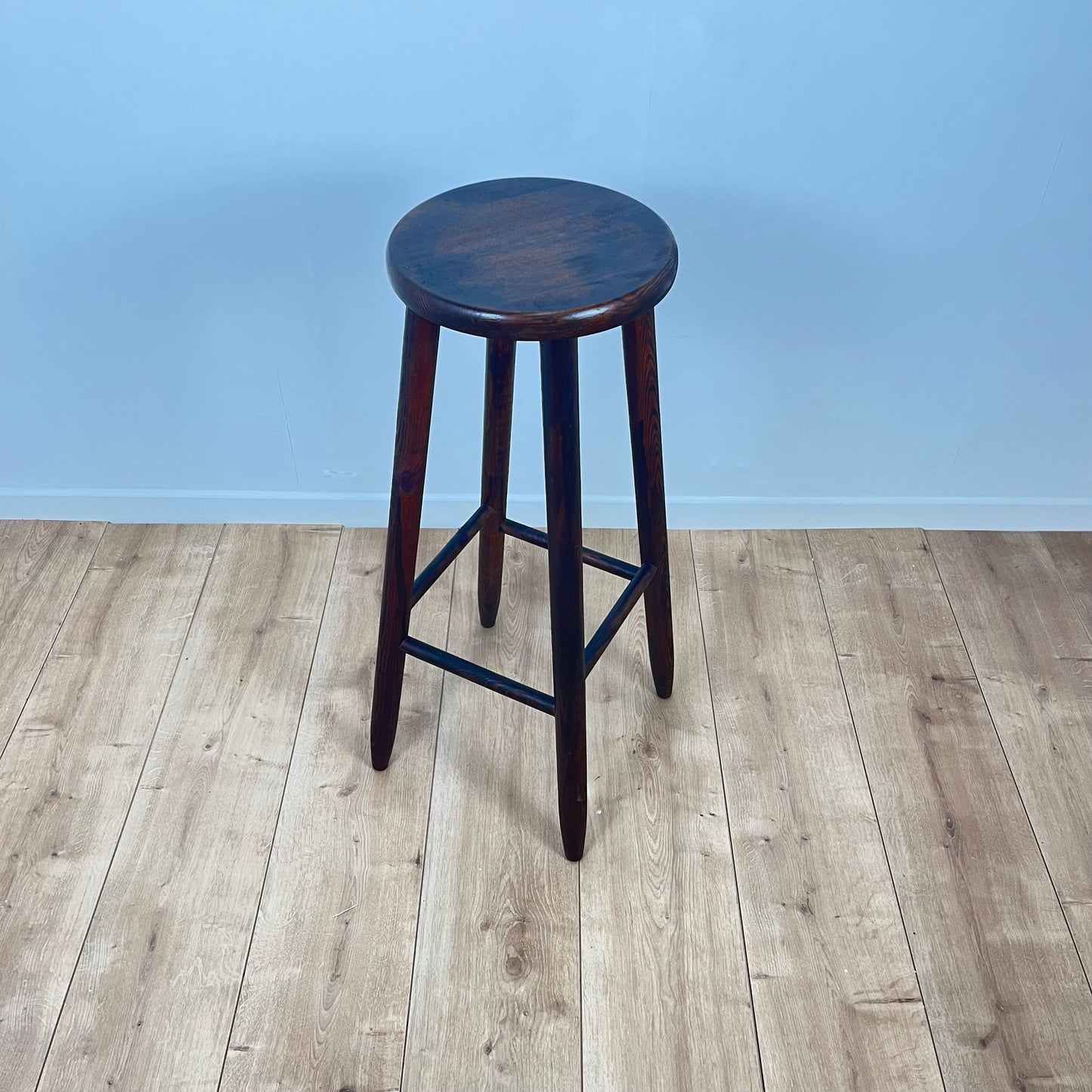 Brutalist Bar Stool in Stained Oak