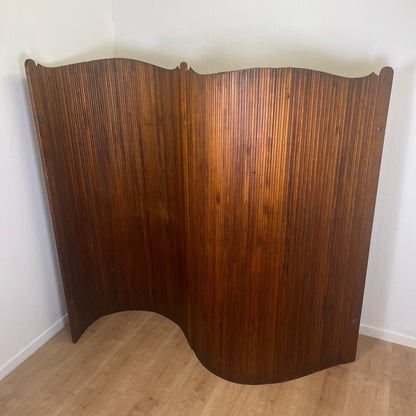 Undulating screen with pine slats, 1930