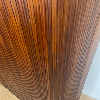 Undulating screen with pine slats, 1930