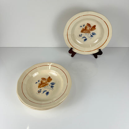 Set de 4 Assiettes creuses Sarreguemines motif fleur , première moitié du XXe siècle