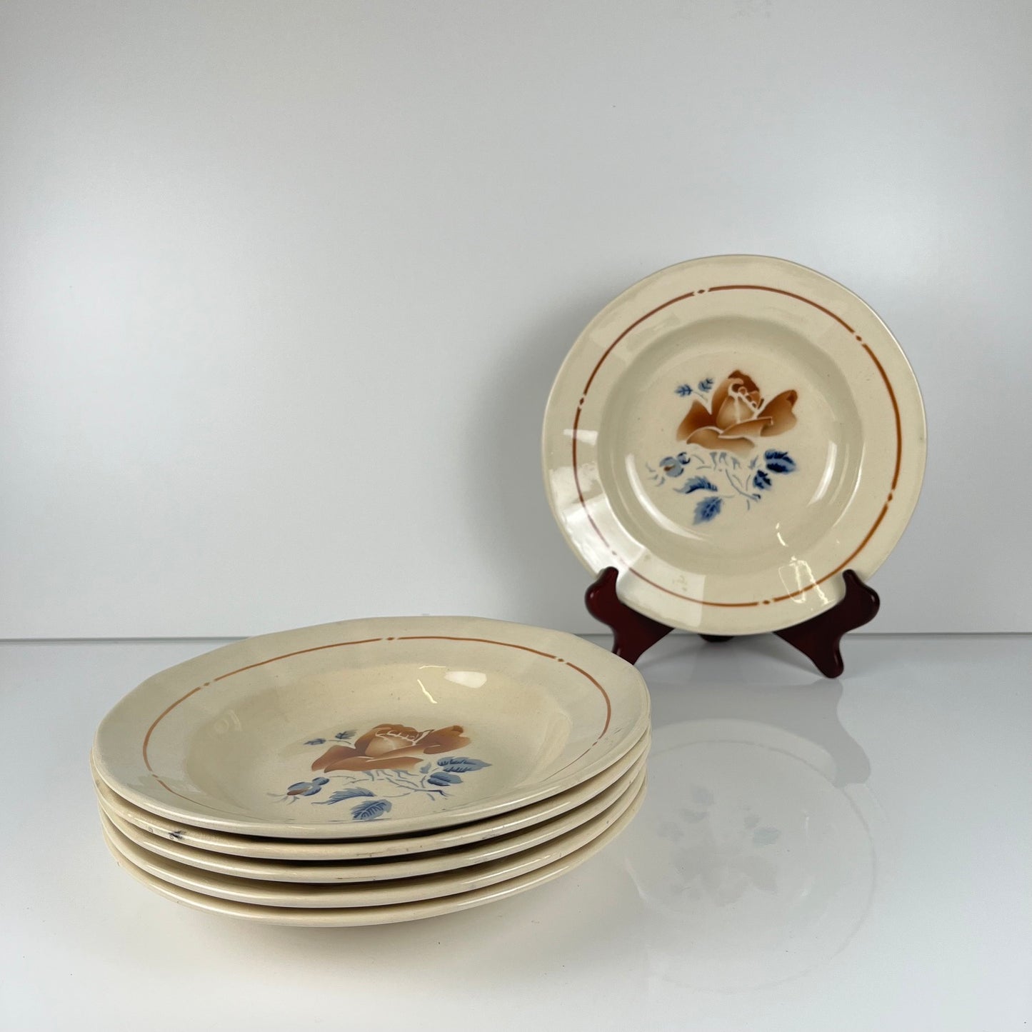 Set de 6 Assiettes creuses Sarreguemines motif fleur , première moitié du XXe siècle