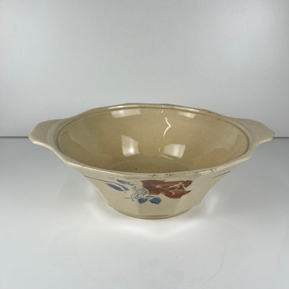Saladier / Soupière sans couvercle  Sarreguemines motif fleur , première moitié du XXe siècle