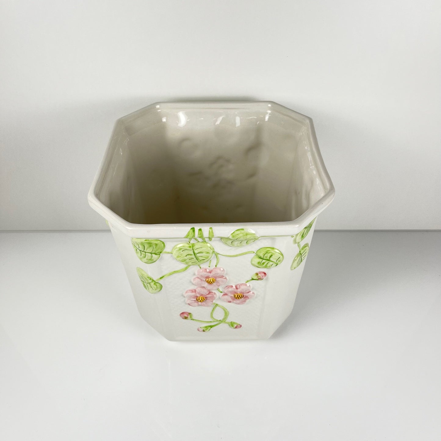 Cache pot en céramique avec relief , Martan , Portugal , 1960/80