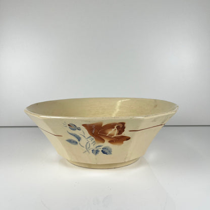 Saladier Sarreguemines motif fleur , première moitié du XXe siècle