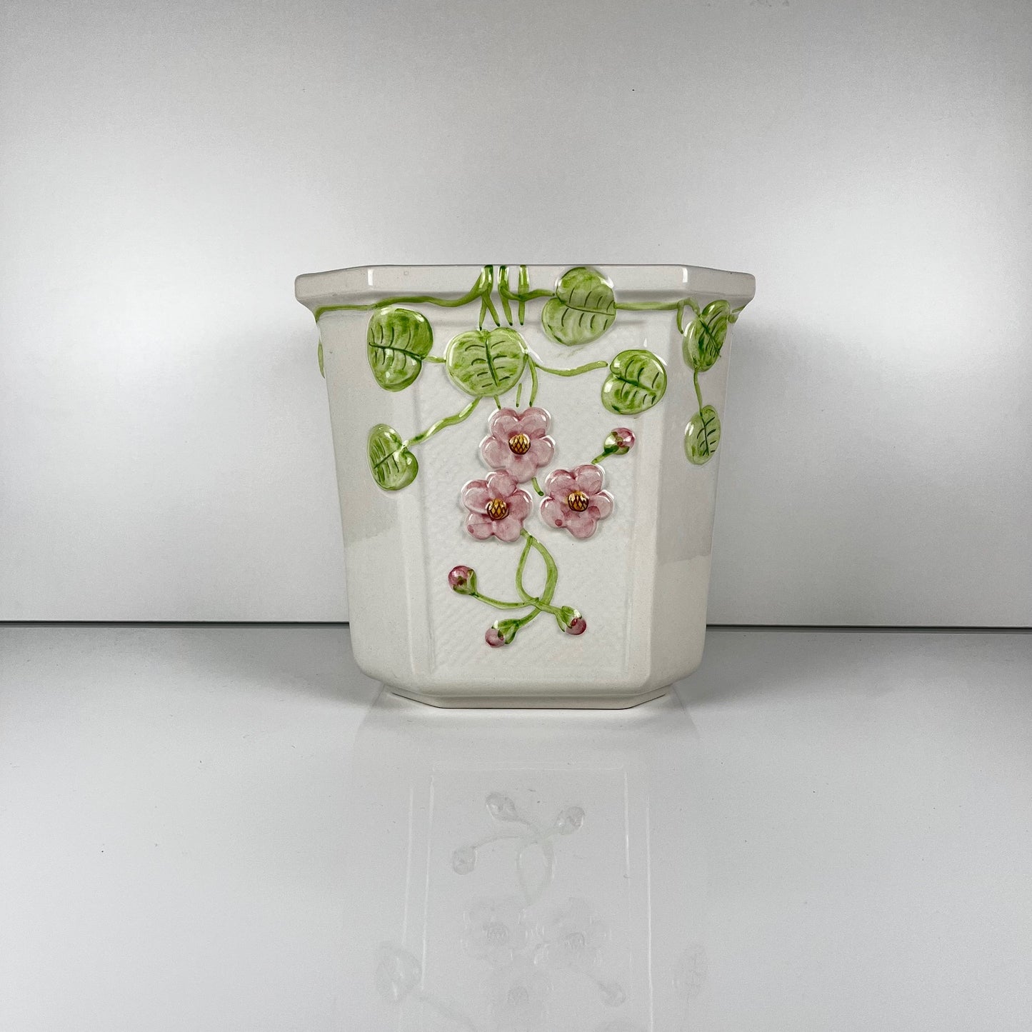 Cache pot en céramique avec relief , Martan , Portugal , 1960/80